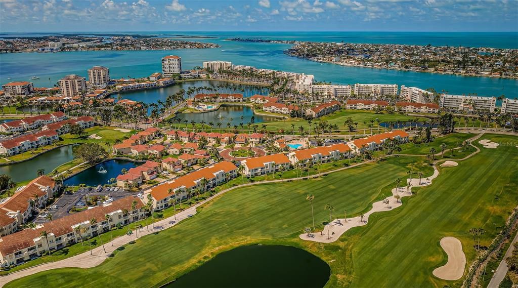 合同活跃: $359,000 (2 贝兹, 2 浴室, 1070 平方英尺)