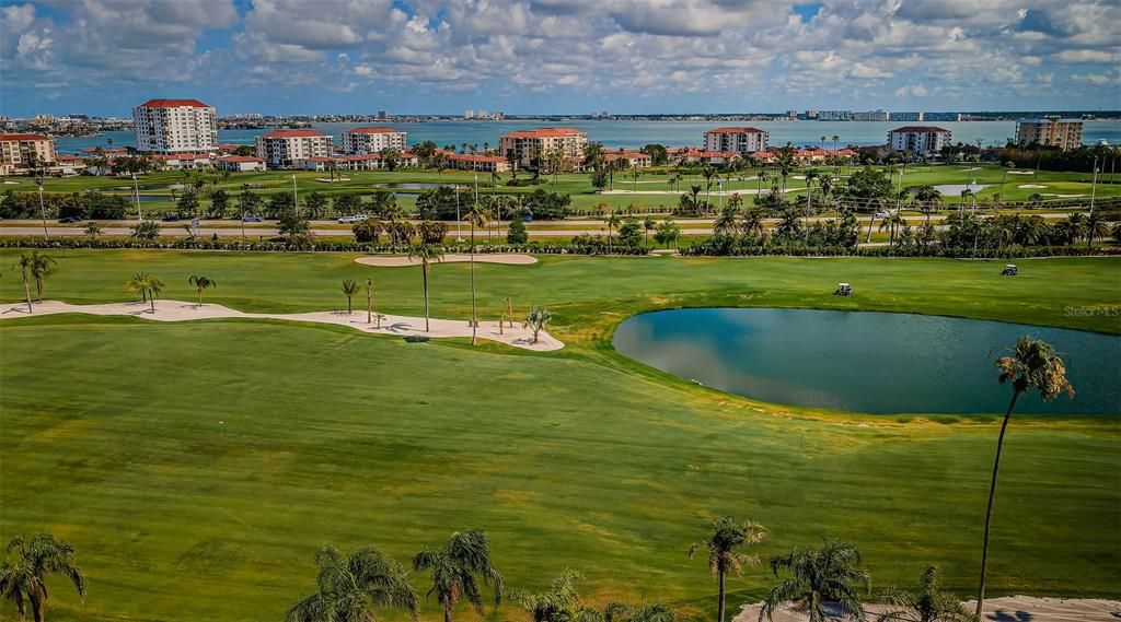 合同活跃: $359,000 (2 贝兹, 2 浴室, 1070 平方英尺)