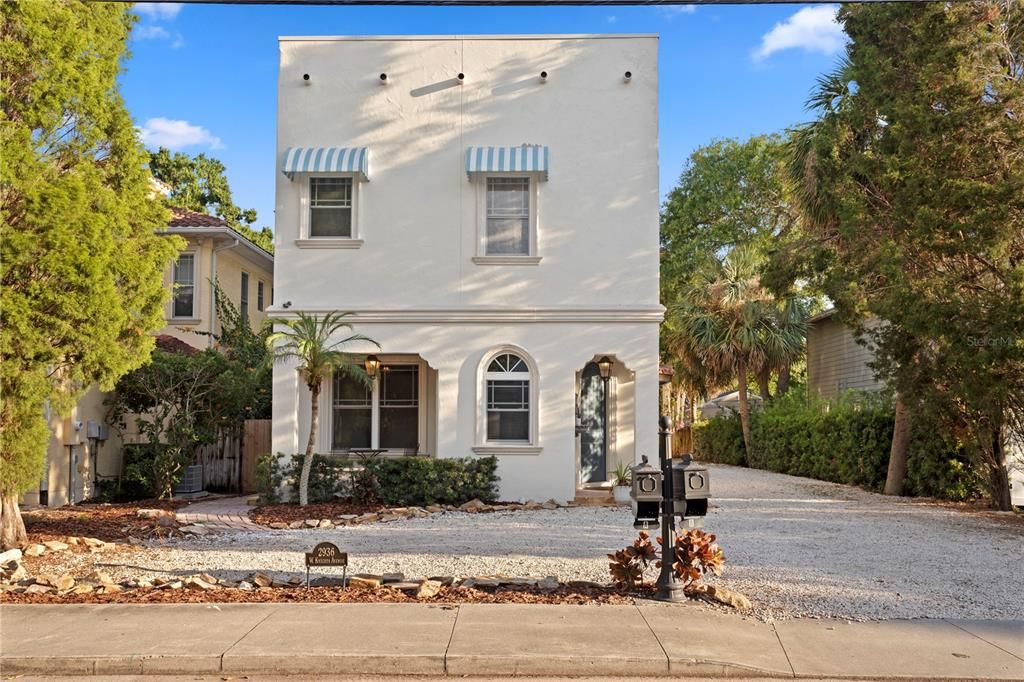 Недавно продано: $950,000 (3 спален, 3 ванн, 2309 Квадратных фут)