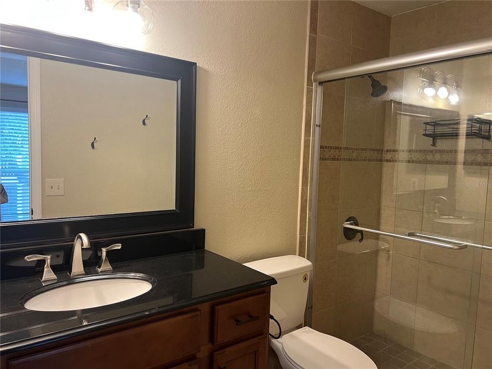 合同活跃: $171,500 (2 贝兹, 2 浴室, 1164 平方英尺)