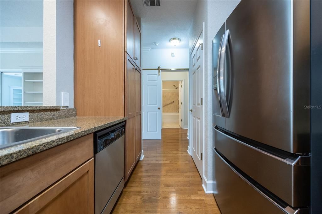 Active With Contract: $309,900 (3 beds, 2 baths, 1469 Square Feet)