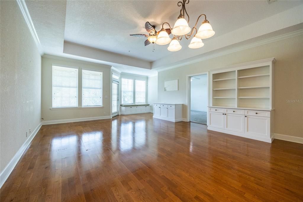 Active With Contract: $309,900 (3 beds, 2 baths, 1469 Square Feet)