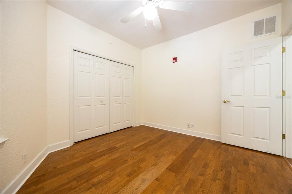 Active With Contract: $309,900 (3 beds, 2 baths, 1469 Square Feet)