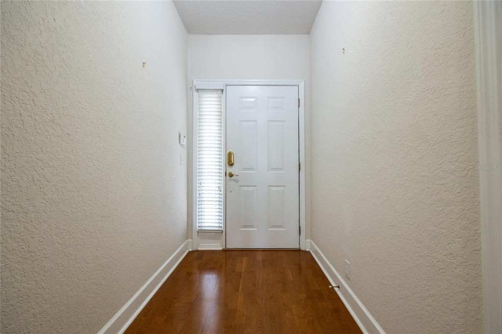 Active With Contract: $309,900 (3 beds, 2 baths, 1469 Square Feet)