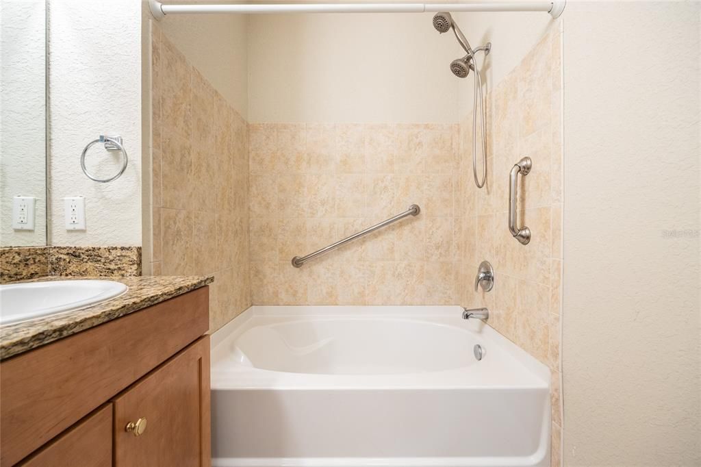 Active With Contract: $309,900 (3 beds, 2 baths, 1469 Square Feet)