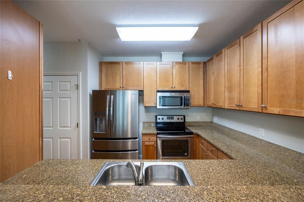Active With Contract: $309,900 (3 beds, 2 baths, 1469 Square Feet)