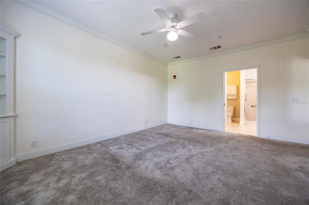 Active With Contract: $309,900 (3 beds, 2 baths, 1469 Square Feet)