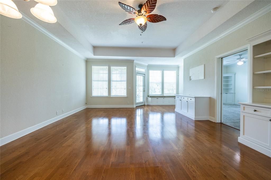 Active With Contract: $309,900 (3 beds, 2 baths, 1469 Square Feet)