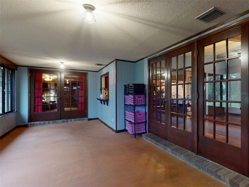 Под контрактом: $534,900 (3 спален, 2 ванн, 2544 Квадратных фут)