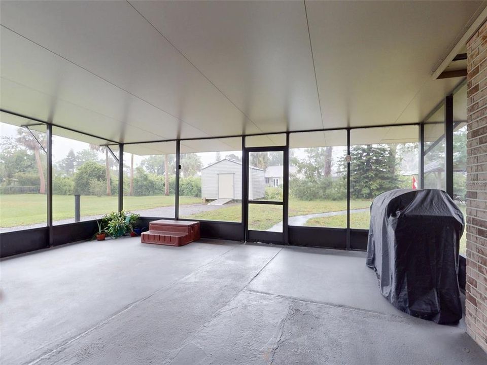 Под контрактом: $534,900 (3 спален, 2 ванн, 2544 Квадратных фут)