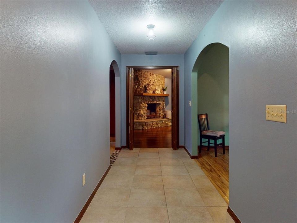 Под контрактом: $534,900 (3 спален, 2 ванн, 2544 Квадратных фут)