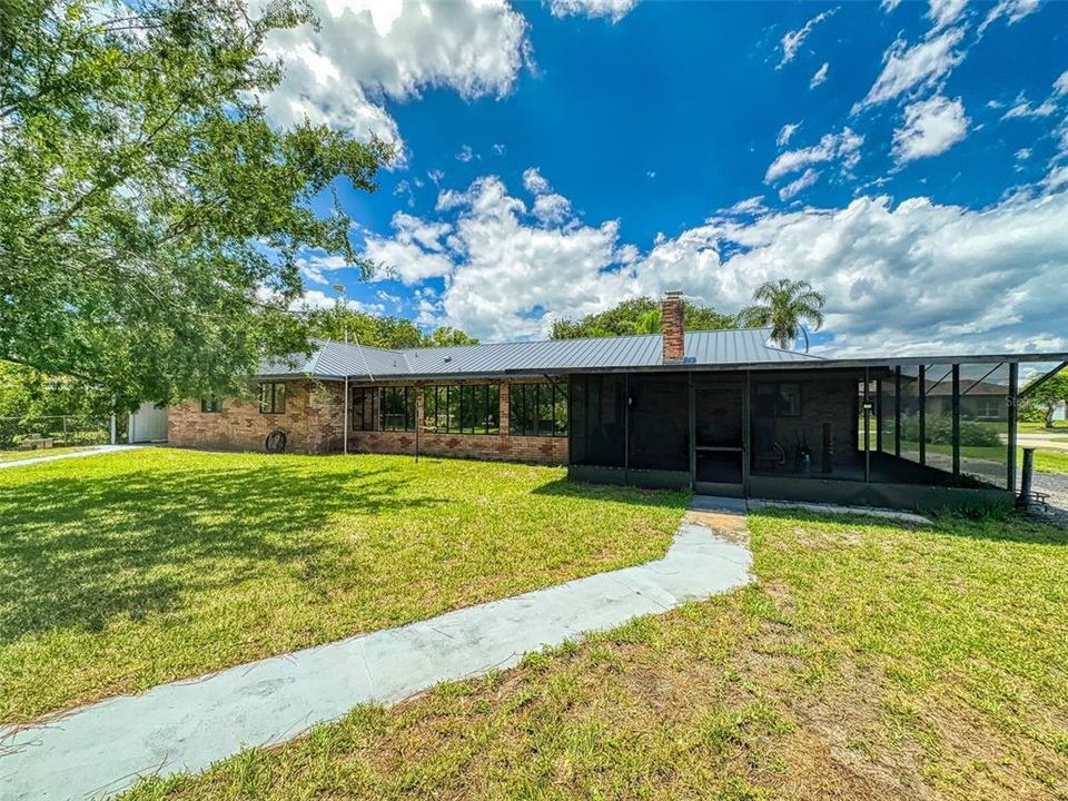 Под контрактом: $534,900 (3 спален, 2 ванн, 2544 Квадратных фут)