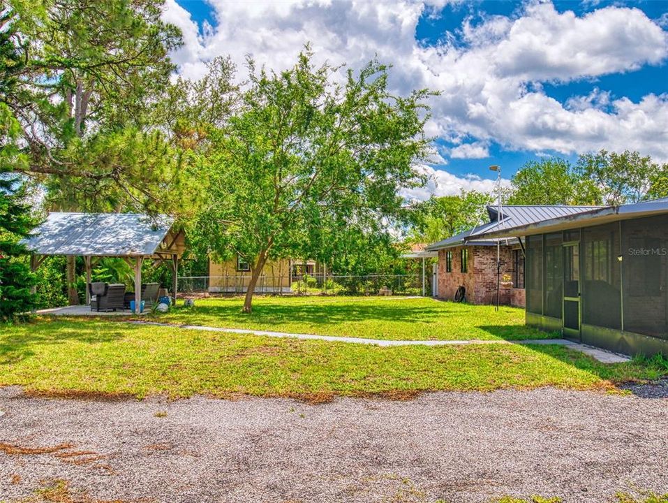 Под контрактом: $534,900 (3 спален, 2 ванн, 2544 Квадратных фут)