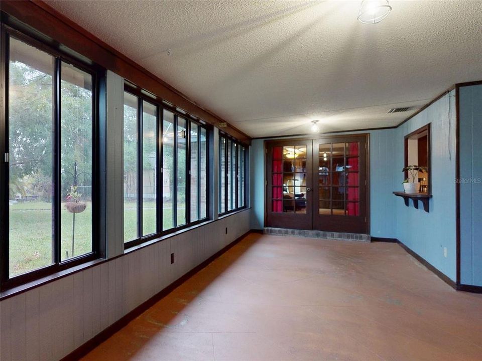 Под контрактом: $534,900 (3 спален, 2 ванн, 2544 Квадратных фут)