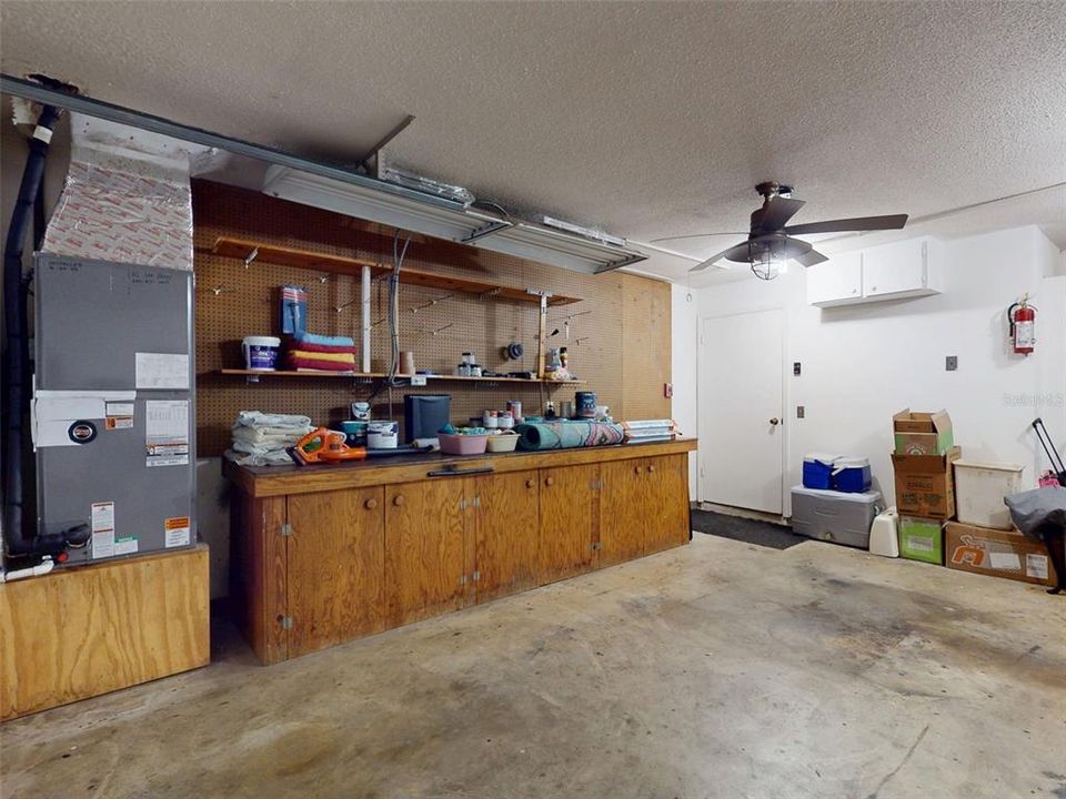 Под контрактом: $534,900 (3 спален, 2 ванн, 2544 Квадратных фут)