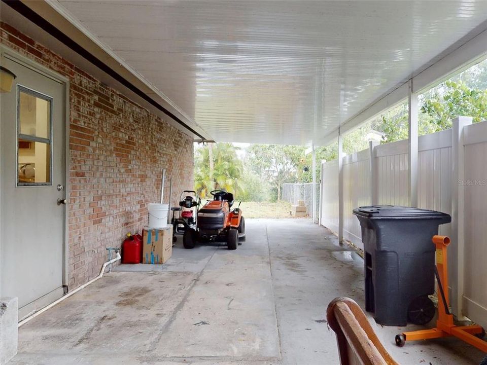 Под контрактом: $534,900 (3 спален, 2 ванн, 2544 Квадратных фут)