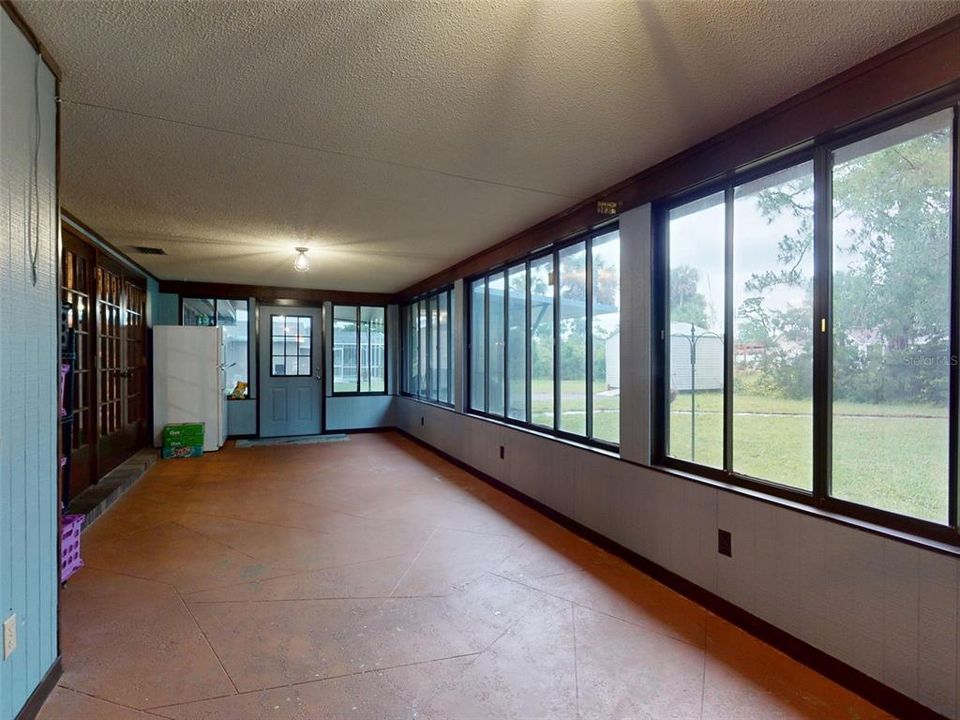 Под контрактом: $534,900 (3 спален, 2 ванн, 2544 Квадратных фут)