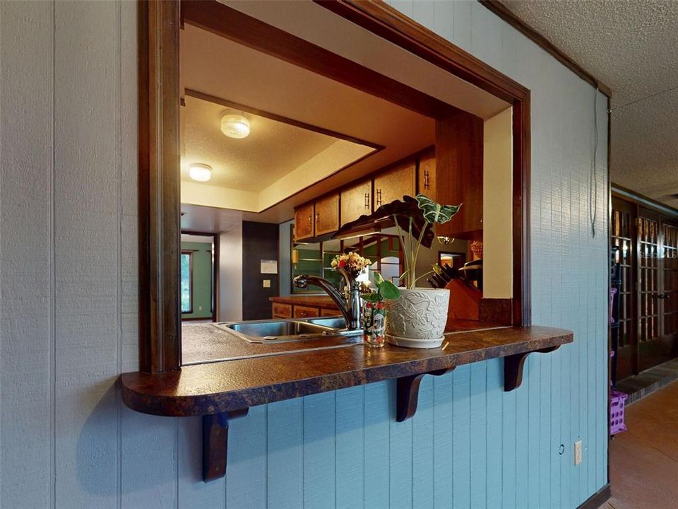 Под контрактом: $534,900 (3 спален, 2 ванн, 2544 Квадратных фут)