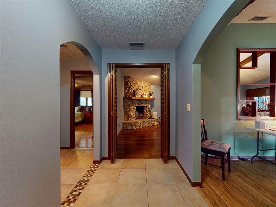 Под контрактом: $534,900 (3 спален, 2 ванн, 2544 Квадратных фут)