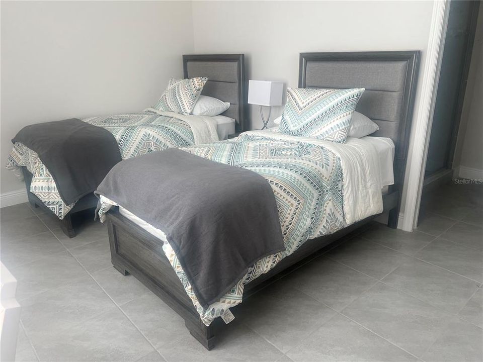 出租: $4,995 (3 贝兹, 3 浴室, 2390 平方英尺)