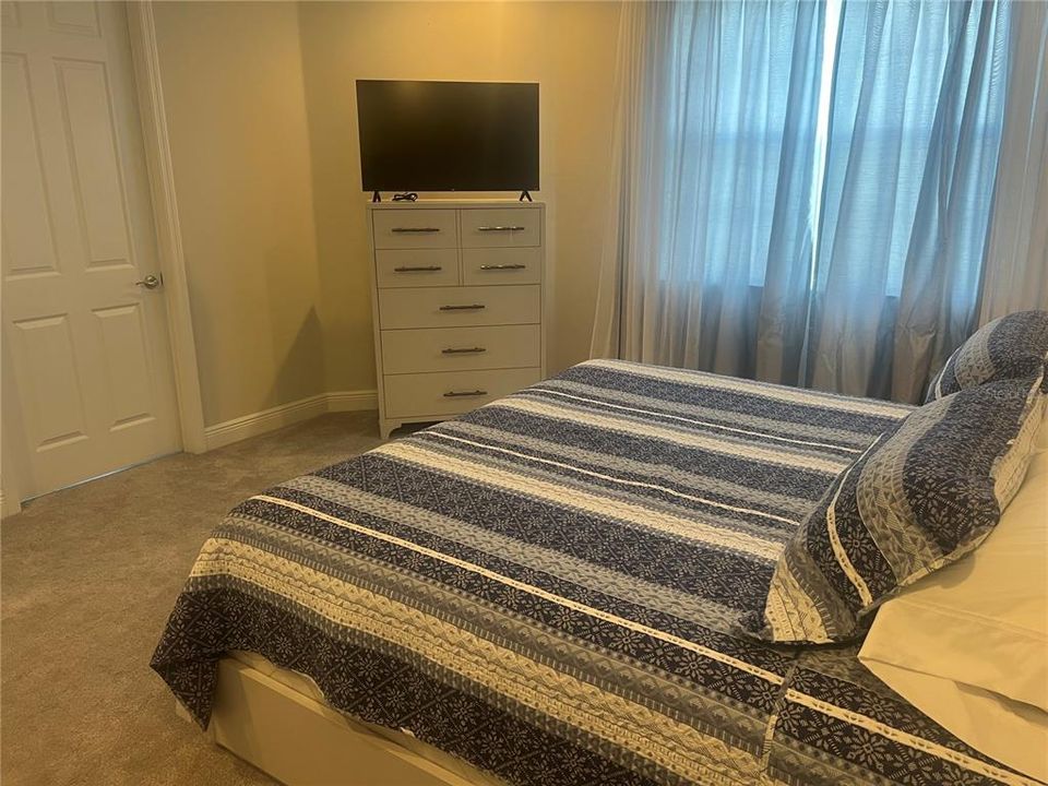 出租: $4,995 (3 贝兹, 3 浴室, 2390 平方英尺)