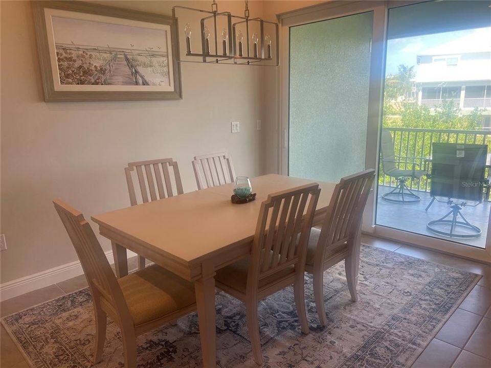 出租: $4,995 (3 贝兹, 3 浴室, 2390 平方英尺)