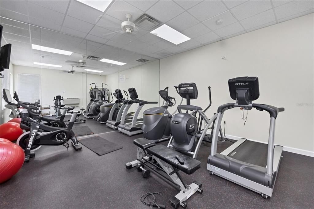 出租: $4,995 (3 贝兹, 3 浴室, 2390 平方英尺)