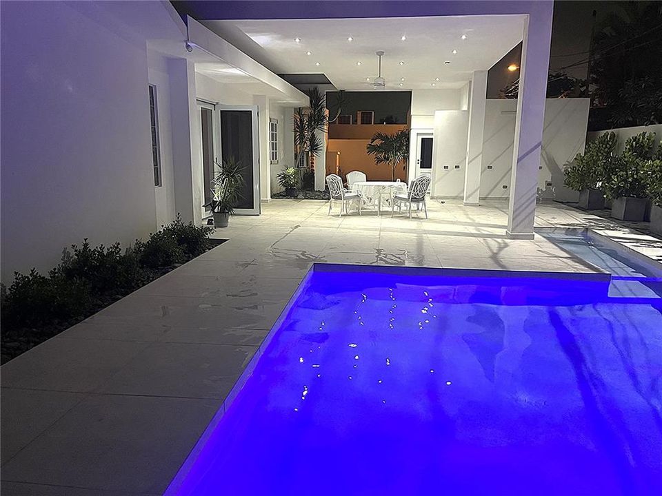 待售: $2,225,000 (5 贝兹, 6 浴室, 4000 平方英尺)