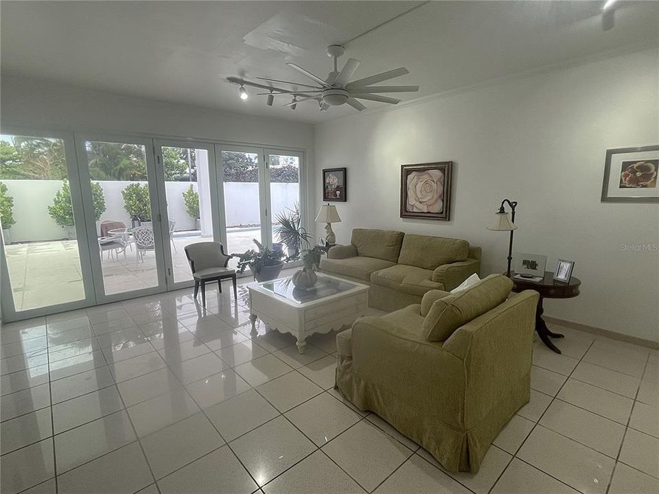 待售: $2,225,000 (5 贝兹, 6 浴室, 4000 平方英尺)