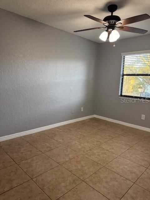 Activo con contrato: $228,000 (3 camas, 1 baños, 1296 Pies cuadrados)