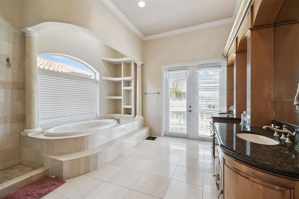 En Venta: $3,499,000 (4 camas, 5 baños, 6676 Pies cuadrados)