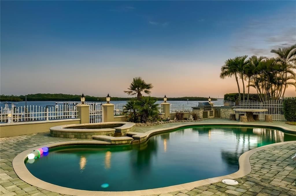 En Venta: $3,499,000 (4 camas, 5 baños, 6676 Pies cuadrados)