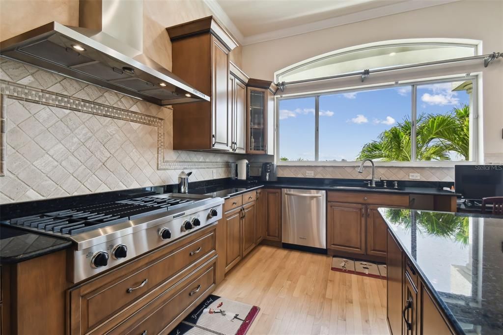 En Venta: $3,499,000 (4 camas, 5 baños, 6676 Pies cuadrados)