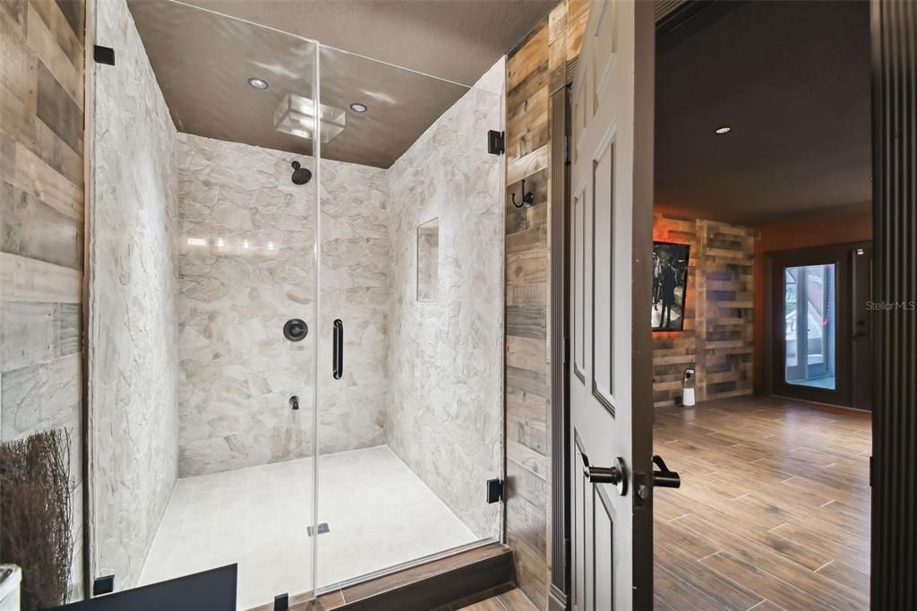 En Venta: $3,499,000 (4 camas, 5 baños, 6676 Pies cuadrados)