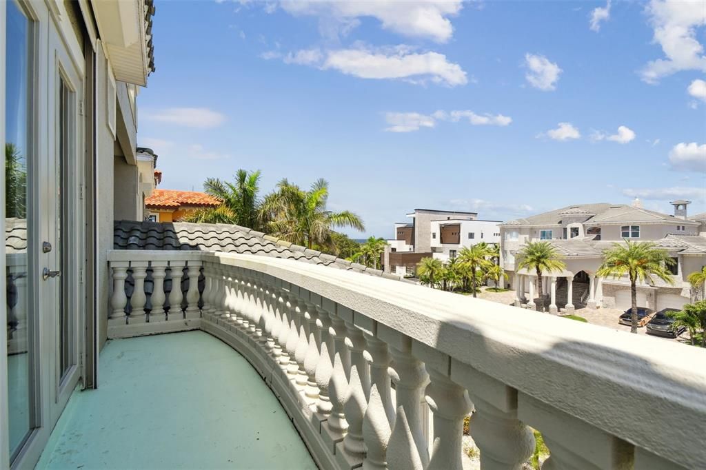 En Venta: $3,499,000 (4 camas, 5 baños, 6676 Pies cuadrados)