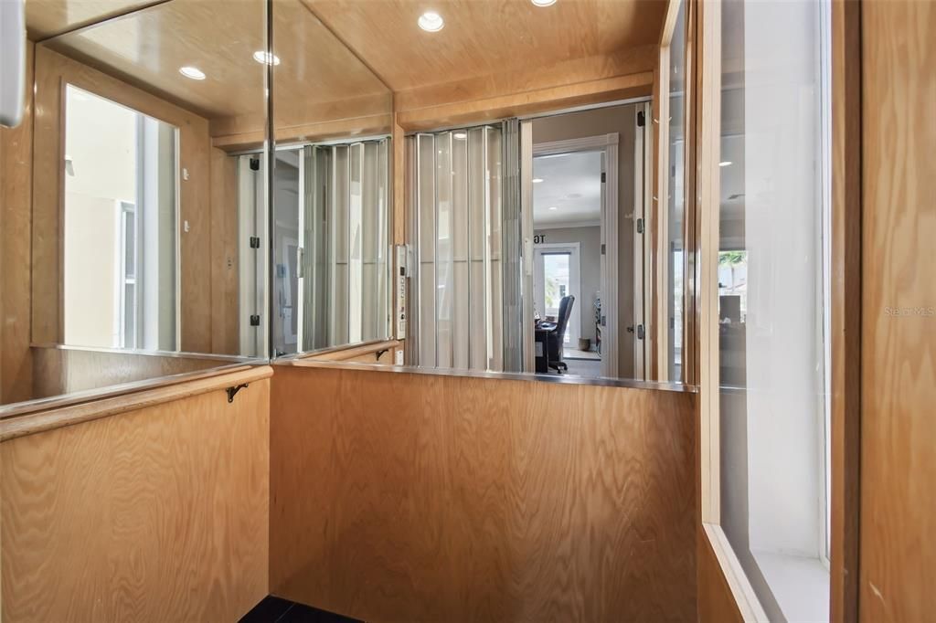 En Venta: $3,499,000 (4 camas, 5 baños, 6676 Pies cuadrados)