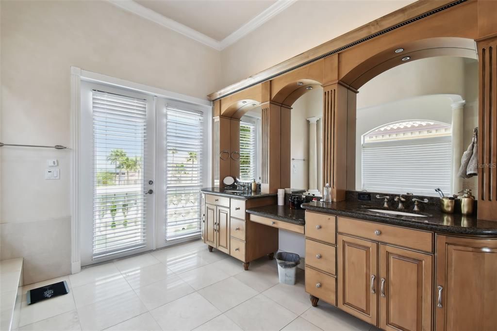 En Venta: $3,499,000 (4 camas, 5 baños, 6676 Pies cuadrados)