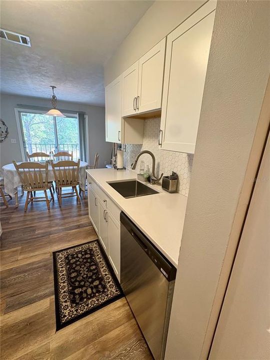 На продажу: $199,000 (2 спален, 2 ванн, 1225 Квадратных фут)