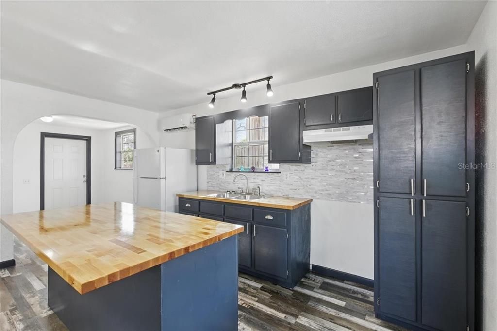En Venta: $440,000 (2 camas, 2 baños, 768 Pies cuadrados)