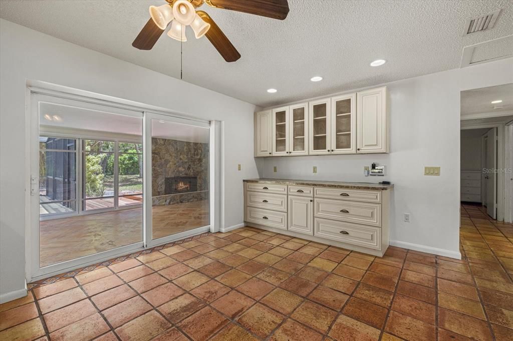 For Sale: $699,000 (4 beds, 3 baths, 2724 Square Feet)