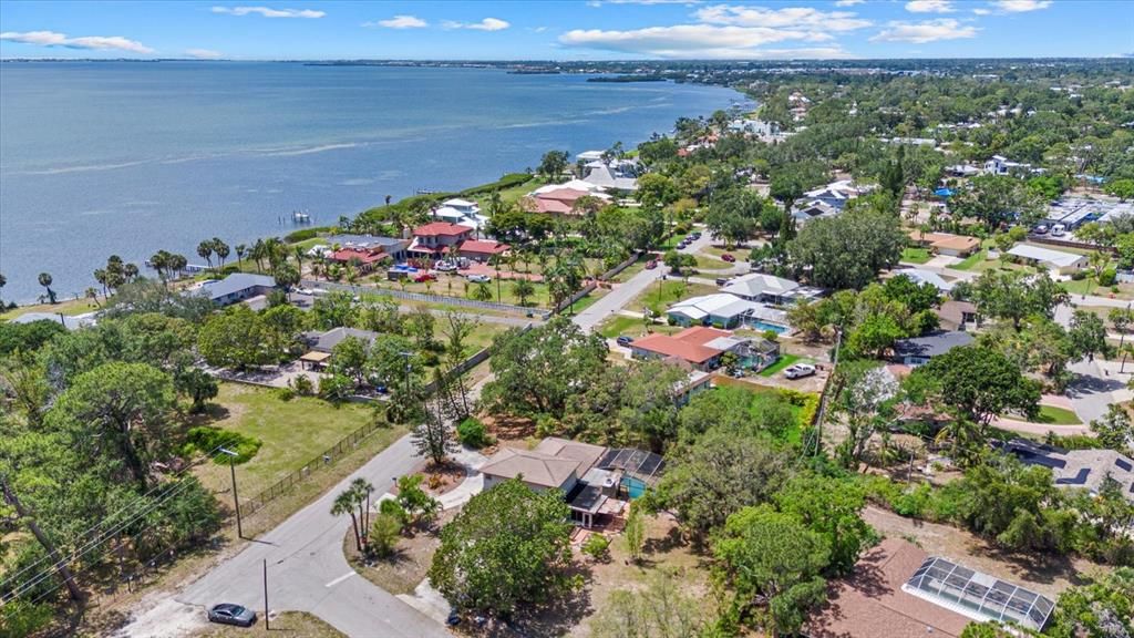 For Sale: $699,000 (4 beds, 3 baths, 2724 Square Feet)