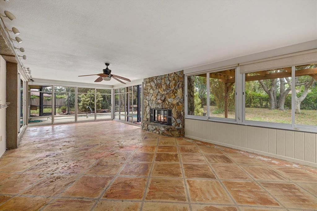 For Sale: $699,000 (4 beds, 3 baths, 2724 Square Feet)