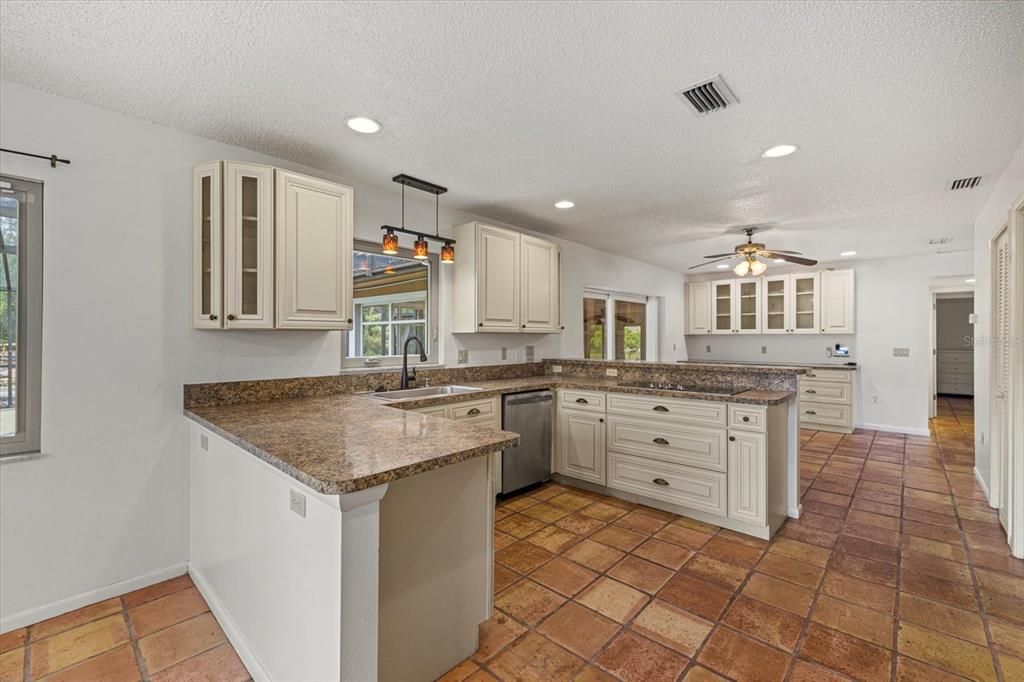 For Sale: $699,000 (4 beds, 3 baths, 2724 Square Feet)