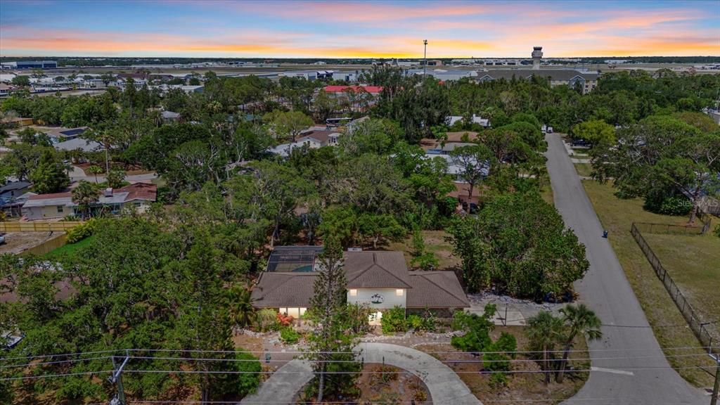 For Sale: $699,000 (4 beds, 3 baths, 2724 Square Feet)