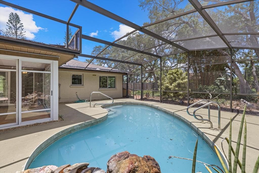 For Sale: $699,000 (4 beds, 3 baths, 2724 Square Feet)