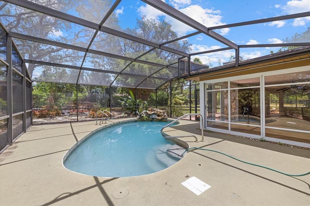 For Sale: $699,000 (4 beds, 3 baths, 2724 Square Feet)