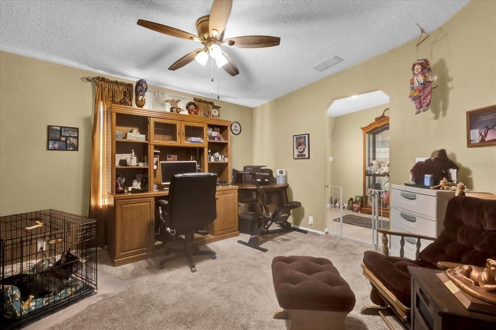 Active With Contract: $289,900 (3 beds, 2 baths, 1822 Square Feet)