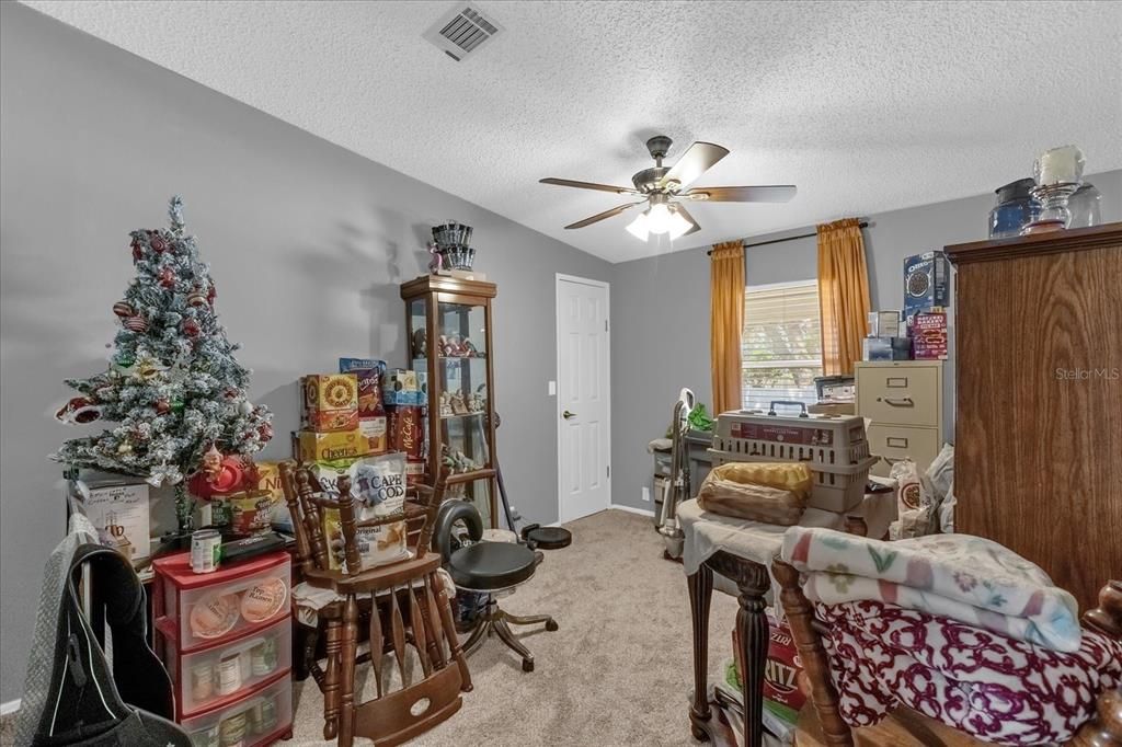 Active With Contract: $289,900 (3 beds, 2 baths, 1822 Square Feet)