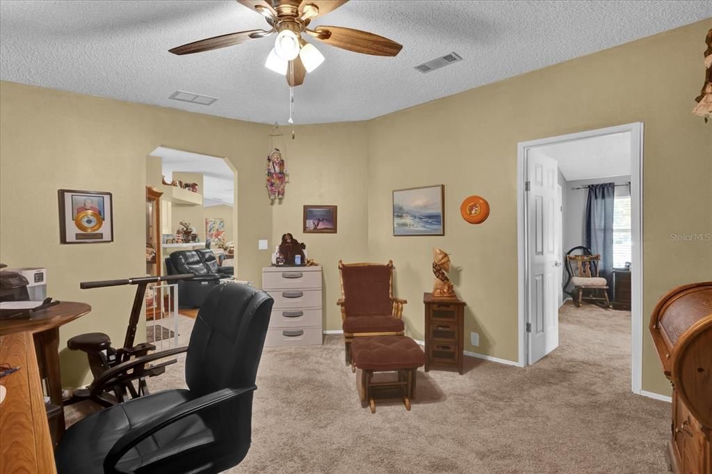 Active With Contract: $289,900 (3 beds, 2 baths, 1822 Square Feet)