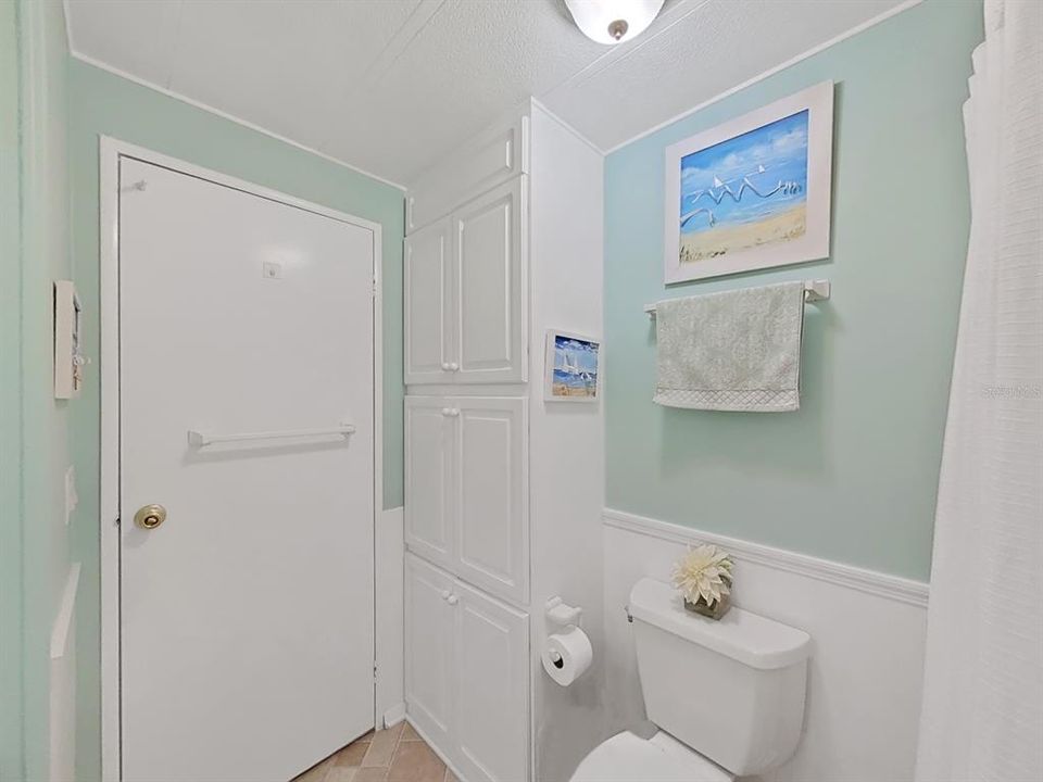 Под контрактом: $169,900 (2 спален, 2 ванн, 828 Квадратных фут)